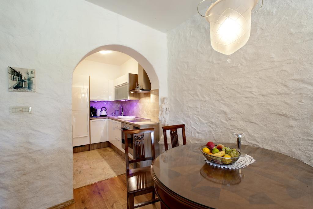 Villa Castello Rausch Valkarin ภายนอก รูปภาพ