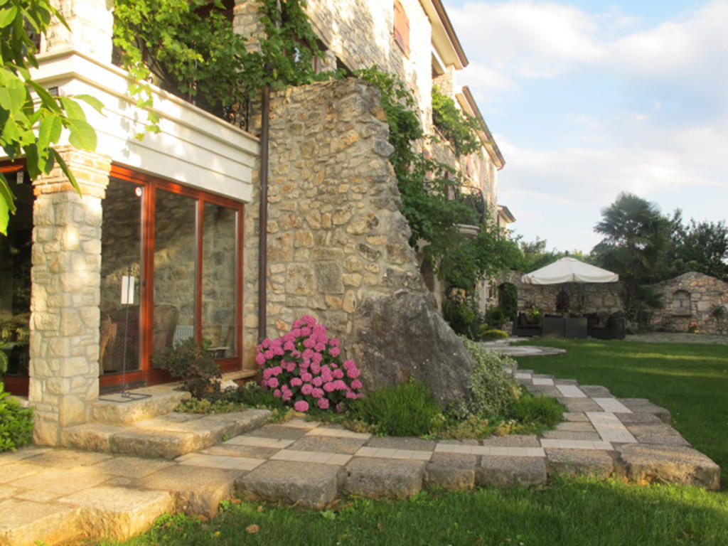 Villa Castello Rausch Valkarin ภายนอก รูปภาพ